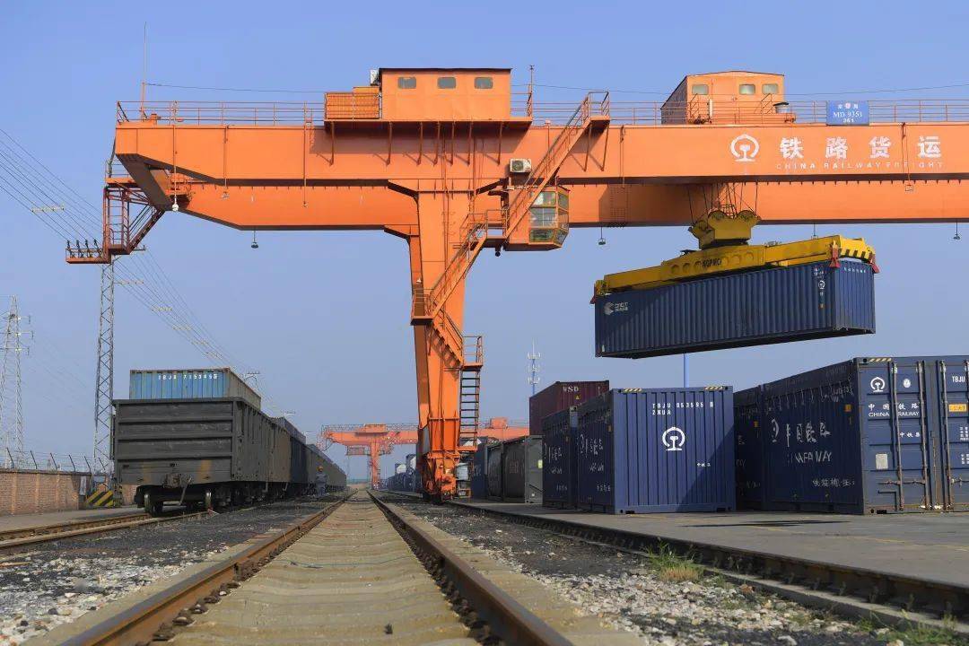 安徽蚌埠港口集装箱起重机厂家求真务实