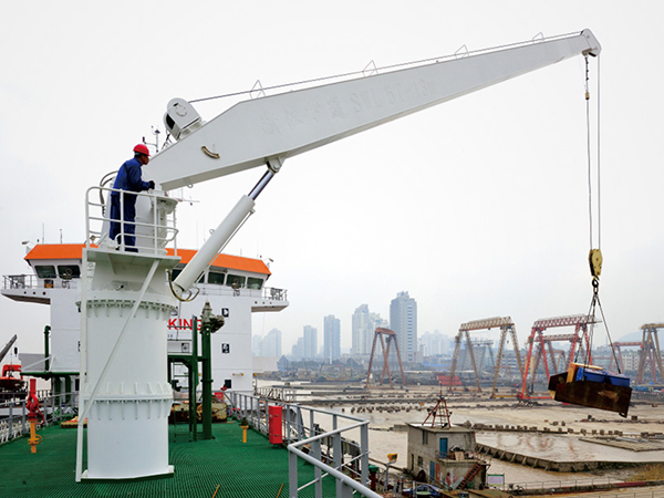 广西贵港船用起重机厂家船尾吊安全操作措施