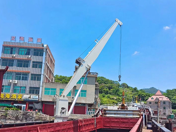 山东营口甲板起重机厂家回转式甲板起重机灵活高效全向作业