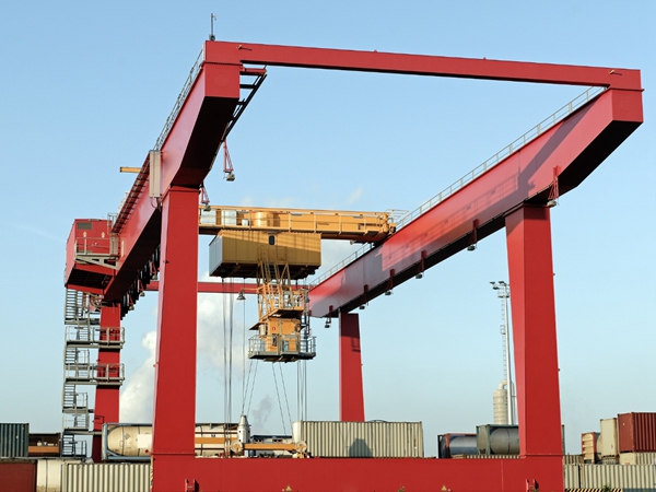 集装箱起重机轻量化设计带来哪些实际优势